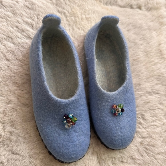Elegant Merino Wool Slippers for Holiday Gift ideas/Beaded Detail - Picture 8 of 9